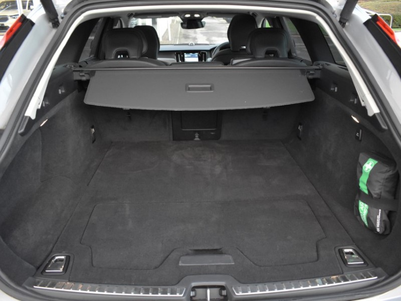 2024 (74) VOLVO V90 2.0 T8 [455] PHEV Ultra Dark 5dr AWD Auto 4895740