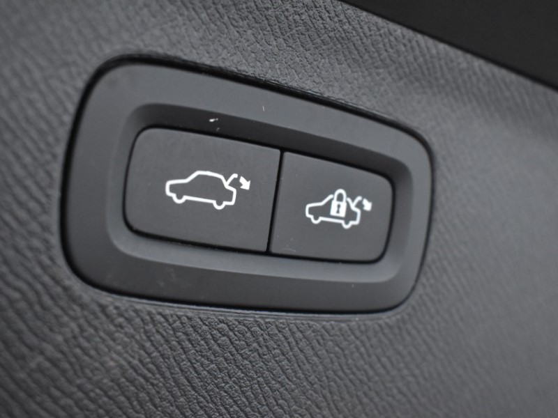 2022 (22) VOLVO XC90 2.0 B5D [235] Momentum 5dr AWD Geartronic 4887354