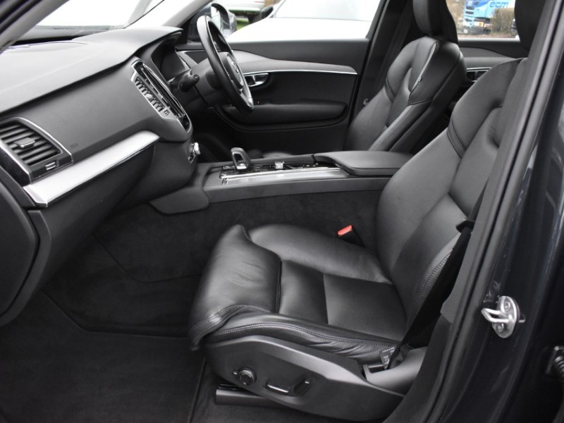 2022 (22) VOLVO XC90 2.0 B5D [235] Momentum 5dr AWD Geartronic 4887339