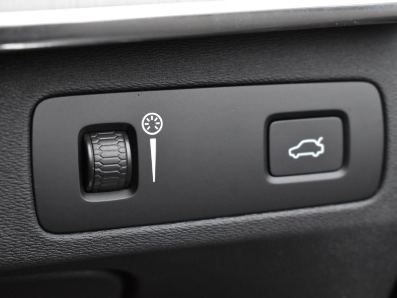 2022 (22) VOLVO XC90 2.0 B5D [235] Momentum 5dr AWD Geartronic 4887324