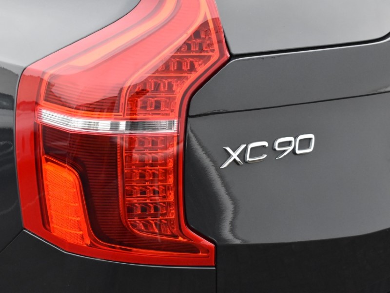 2022 (22) VOLVO XC90 2.0 B5D [235] Momentum 5dr AWD Geartronic 4887359