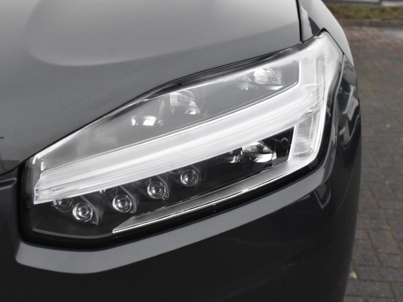 2022 (22) VOLVO XC90 2.0 B5D [235] Momentum 5dr AWD Geartronic 4887365