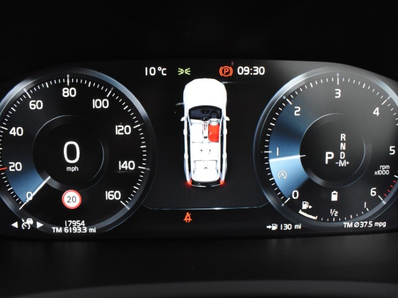 2022 (22) VOLVO XC90 2.0 B5D [235] Momentum 5dr AWD Geartronic 4887321