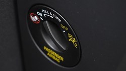 2025 (25) VOLVO XC40 2.0 B4P Plus Dark 5dr Auto 4971409