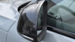 2025 (25) VOLVO XC40 2.0 B4P Plus Dark 5dr Auto 4971421