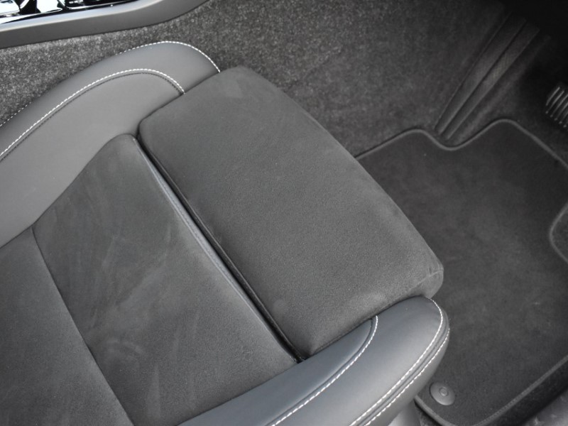 2025 (25) VOLVO XC40 2.0 B4P Plus Dark 5dr Auto 4971334