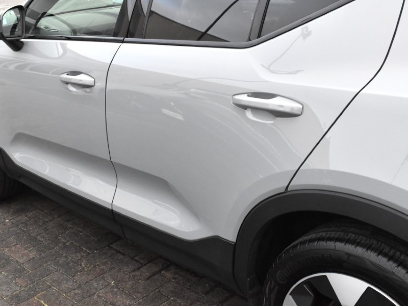 2025 (25) VOLVO XC40 2.0 B4P Plus Dark 5dr Auto 4971426