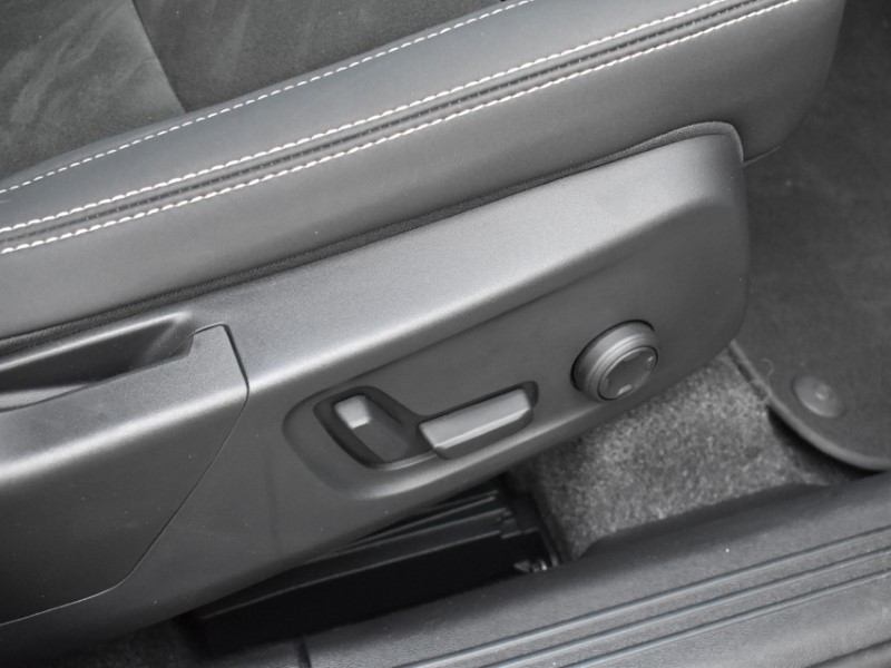 2025 (25) VOLVO XC40 2.0 B4P Plus Dark 5dr Auto 4971333