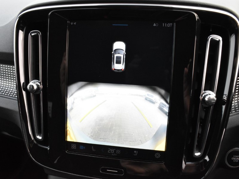 2025 (25) VOLVO XC40 2.0 B4P Plus Dark 5dr Auto 4971329