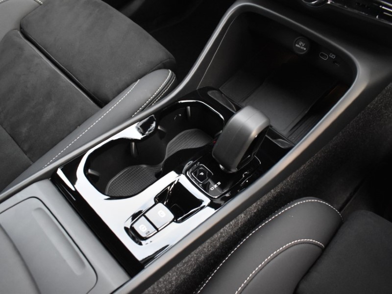 2025 (25) VOLVO XC40 2.0 B4P Plus Dark 5dr Auto 4971332