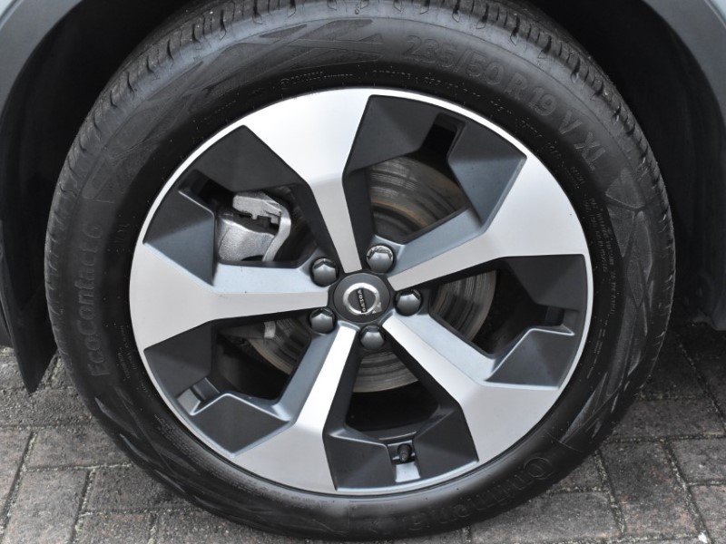 2025 (25) VOLVO XC40 2.0 B4P Plus Dark 5dr Auto 4971420