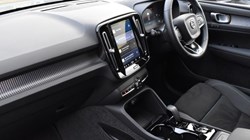 2025 (25) VOLVO XC40 2.0 B4P Plus Dark 5dr Auto 4971410