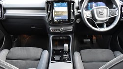2025 (25) VOLVO XC40 2.0 B4P Plus Dark 5dr Auto 4971407