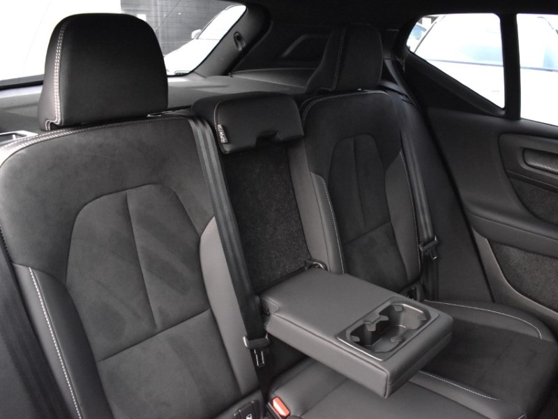 2025 (25) VOLVO XC40 2.0 B4P Plus Dark 5dr Auto 4971339