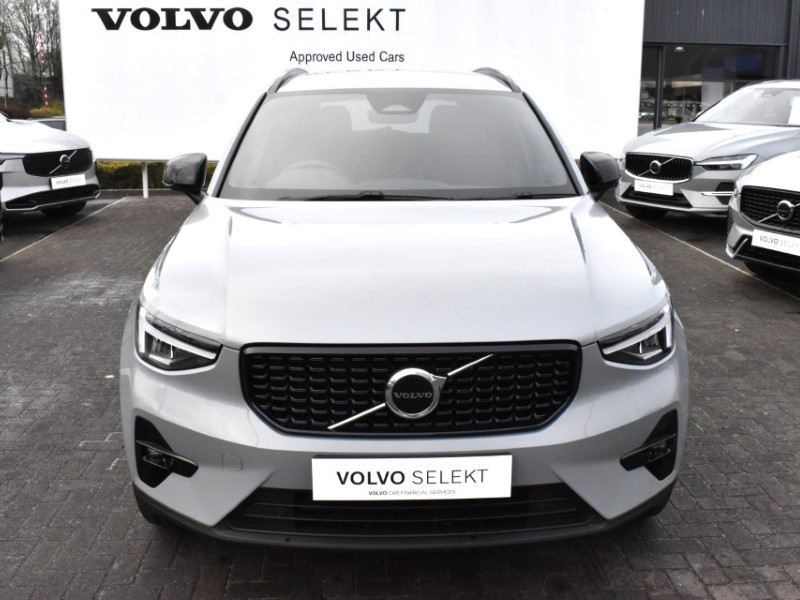 2025 (25) VOLVO XC40 2.0 B4P Plus Dark 5dr Auto 4971434