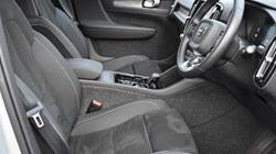 2025 (25) VOLVO XC40 2.0 B4P Plus Dark 5dr Auto 4971336