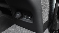 2025 (25) VOLVO XC40 2.0 B4P Plus Dark 5dr Auto 4971338