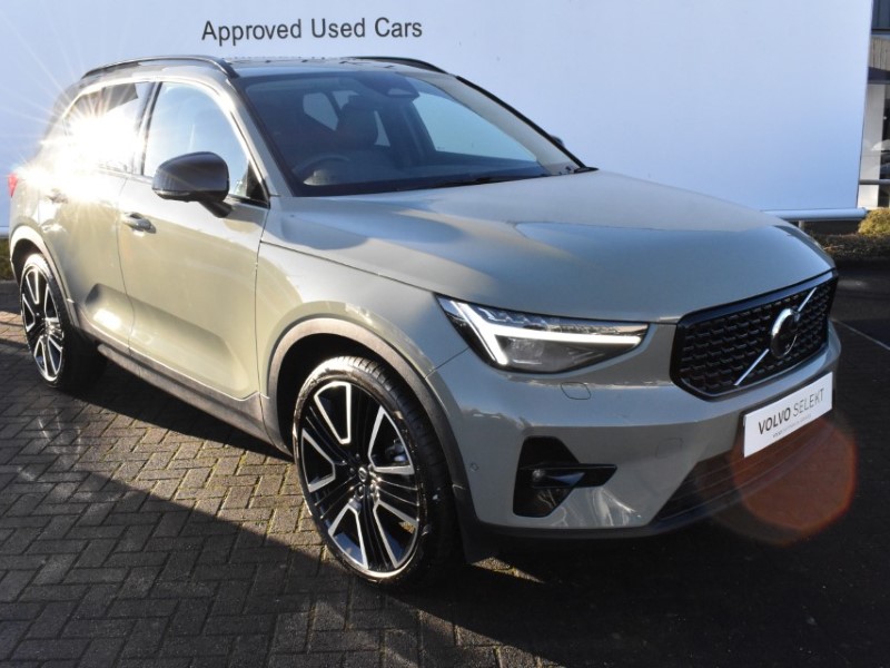 2025 (74) VOLVO XC40 2.0 B4P Ultra Dark 5dr Auto