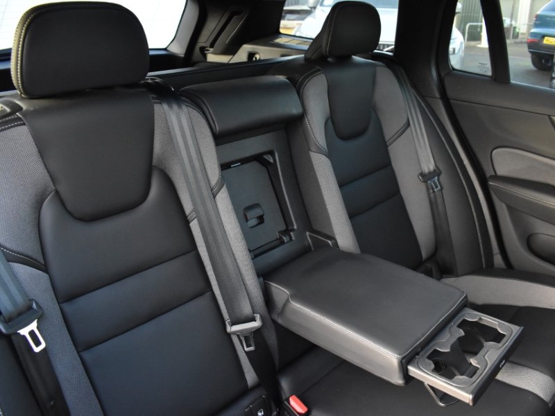 2023 (23) VOLVO V60 2.0 T6 [350] RC PHEV Ultimate Dark 5dr AWD Auto 4941264