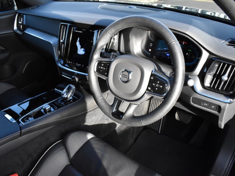 2023 (23) VOLVO V60 2.0 T6 [350] RC PHEV Ultimate Dark 5dr AWD Auto 4941259