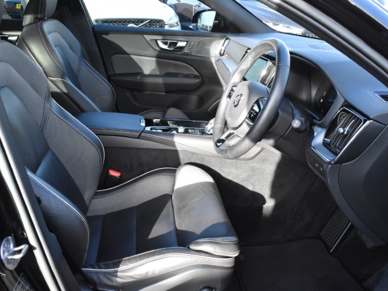 2023 (23) VOLVO V60 2.0 T6 [350] RC PHEV Ultimate Dark 5dr AWD Auto 4941260