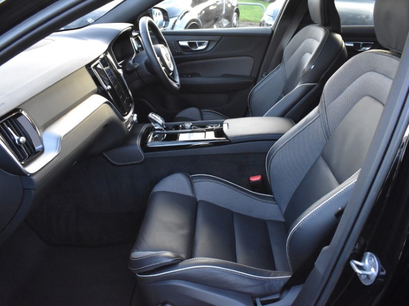 2023 (23) VOLVO V60 2.0 T6 [350] RC PHEV Ultimate Dark 5dr AWD Auto 4941267