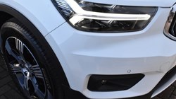 2019 (69) VOLVO XC40 2.0 T4 Inscription 5dr AWD Geartronic 4997826