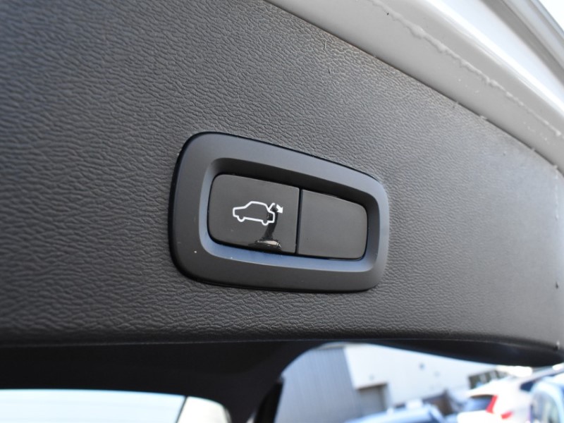 2019 (69) VOLVO XC40 2.0 T4 Inscription 5dr AWD Geartronic 4997822