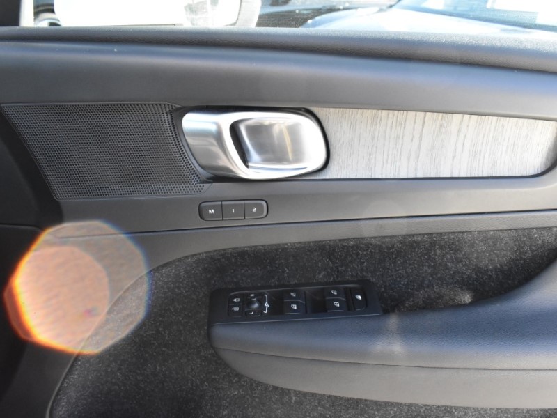 2019 (69) VOLVO XC40 2.0 T4 Inscription 5dr AWD Geartronic 4997791