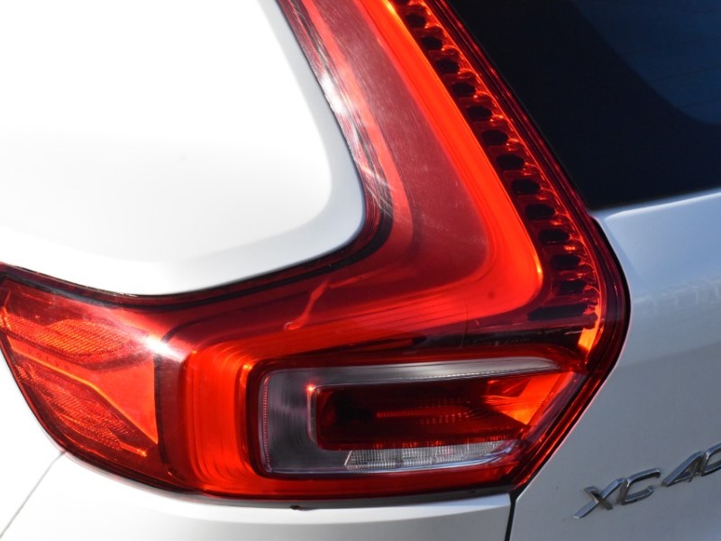 2019 (69) VOLVO XC40 2.0 T4 Inscription 5dr AWD Geartronic 4997831