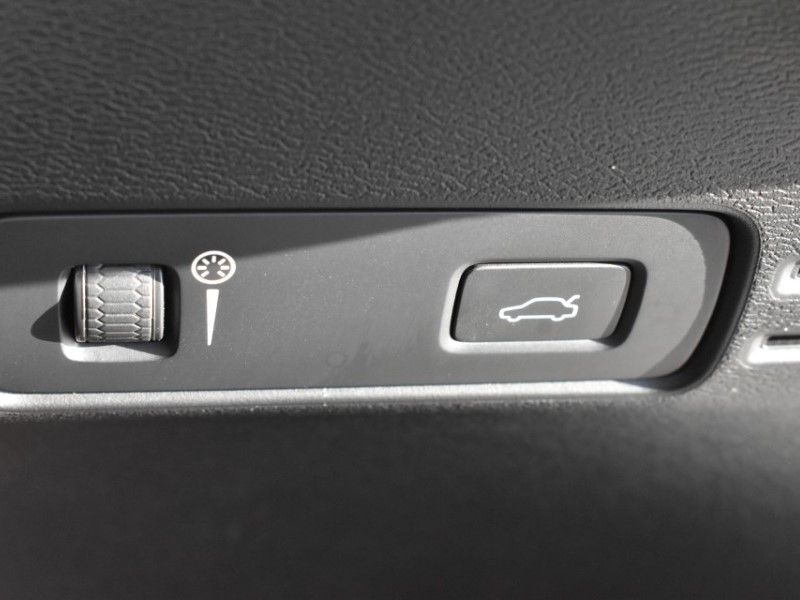 2019 (69) VOLVO XC40 2.0 T4 Inscription 5dr AWD Geartronic 4997790