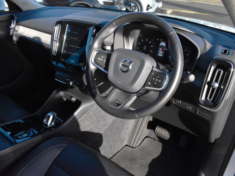 2019 (69) VOLVO XC40 2.0 T4 Inscription 5dr AWD Geartronic 4997803