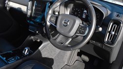 2019 (69) VOLVO XC40 2.0 T4 Inscription 5dr AWD Geartronic 4997803