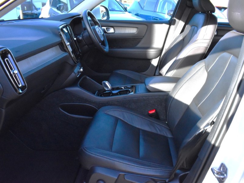 2019 (69) VOLVO XC40 2.0 T4 Inscription 5dr AWD Geartronic 4997814