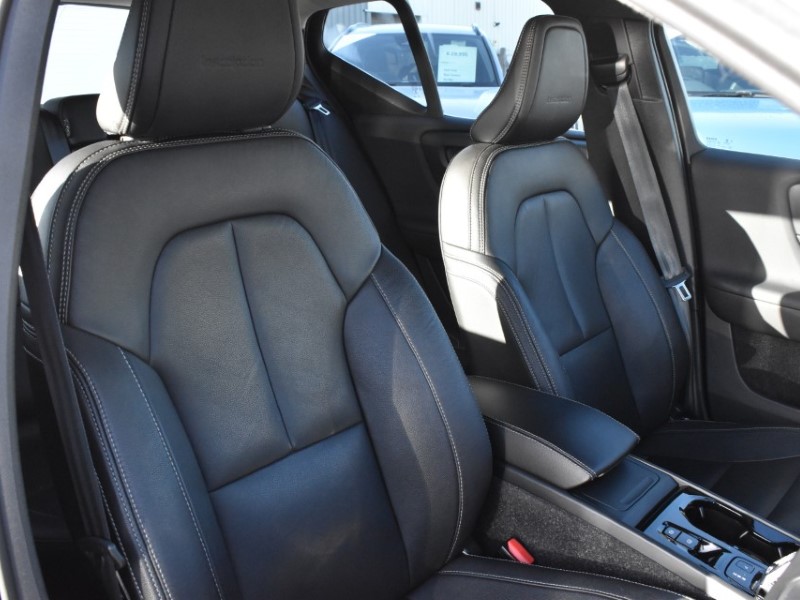 2019 (69) VOLVO XC40 2.0 T4 Inscription 5dr AWD Geartronic 4997806