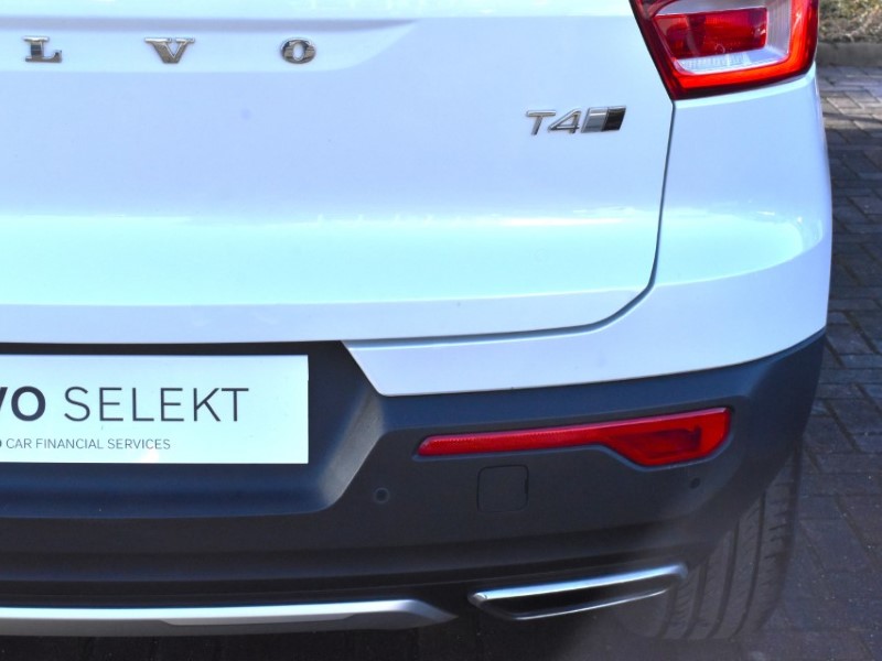 2019 (69) VOLVO XC40 2.0 T4 Inscription 5dr AWD Geartronic 4997834