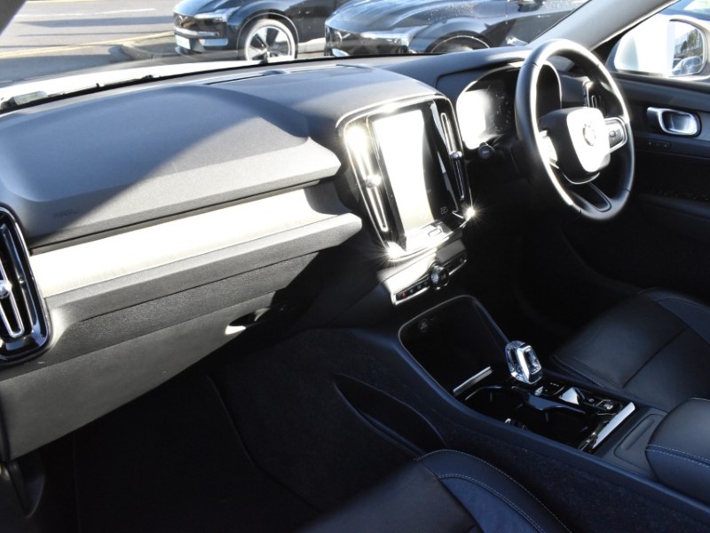 2019 (69) VOLVO XC40 2.0 T4 Inscription 5dr AWD Geartronic 4997811