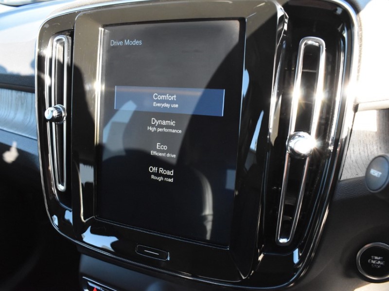 2019 (69) VOLVO XC40 2.0 T4 Inscription 5dr AWD Geartronic 4997798