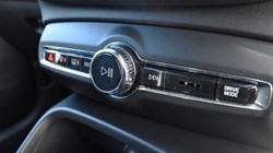 2019 (69) VOLVO XC40 2.0 T4 Inscription 5dr AWD Geartronic 4997793