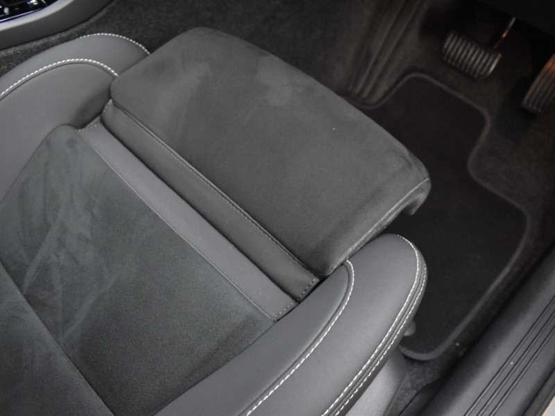 2024 (74) VOLVO XC40 2.0 B3P Plus Dark 5dr Auto 4969482