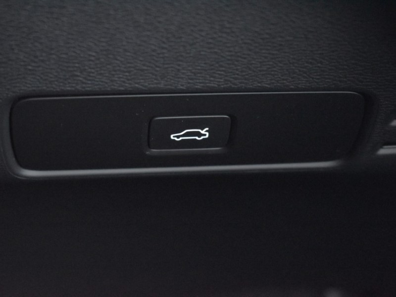 2024 (74) VOLVO XC40 2.0 B3P Plus Dark 5dr Auto 4969469