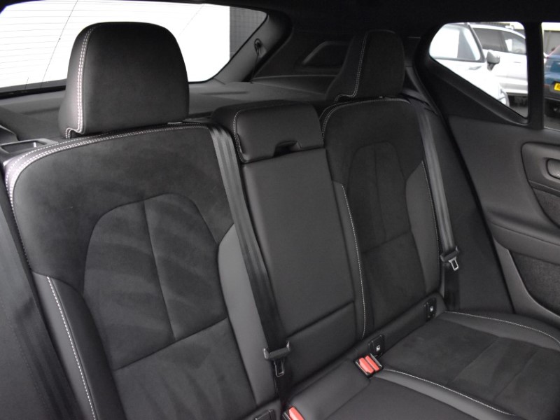 2024 (74) VOLVO XC40 2.0 B3P Plus Dark 5dr Auto 4969488