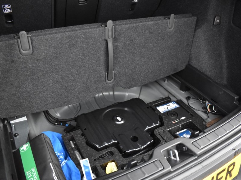 2024 (74) VOLVO XC40 2.0 B3P Plus Dark 5dr Auto 4969496