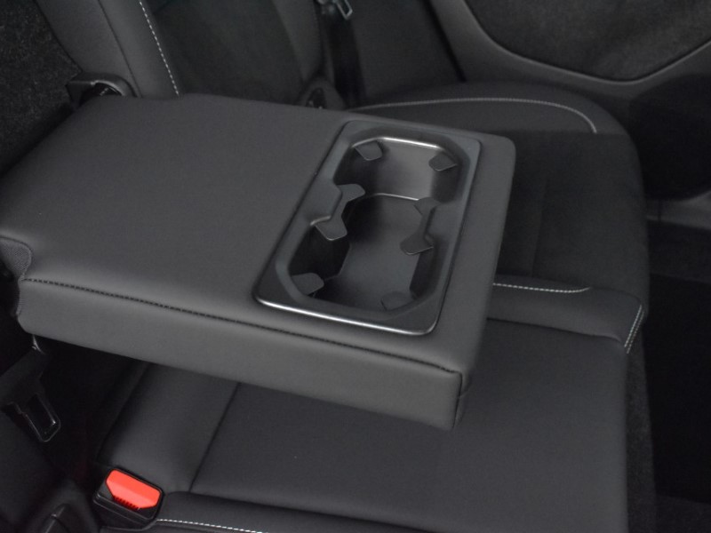 2024 (74) VOLVO XC40 2.0 B3P Plus Dark 5dr Auto 4969487