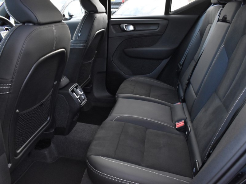 2024 (74) VOLVO XC40 2.0 B3P Plus Dark 5dr Auto 4969692