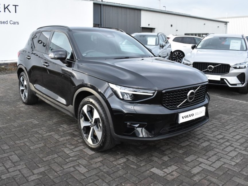 2024 (74) VOLVO XC40 2.0 B3P Plus Dark 5dr Auto
