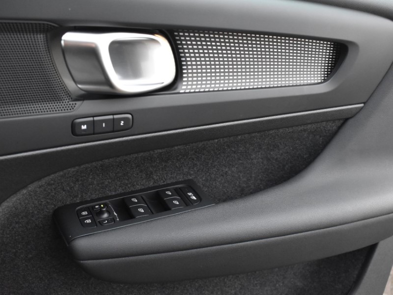 2024 (74) VOLVO XC40 2.0 B3P Plus Dark 5dr Auto 4969478