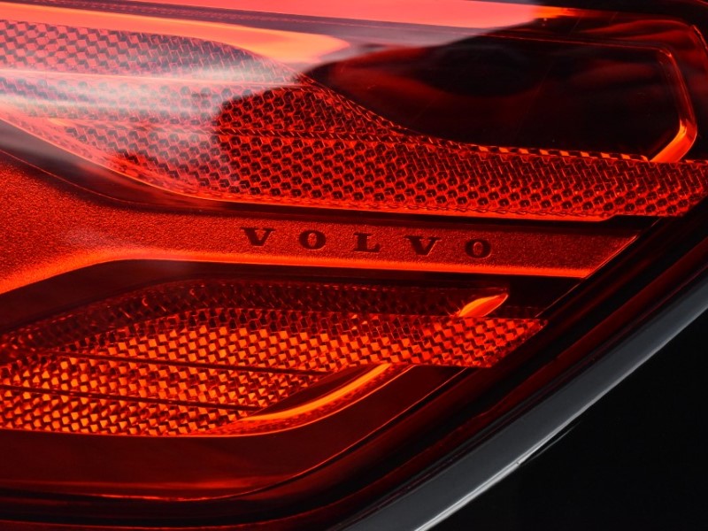 2024 (74) VOLVO XC40 2.0 B3P Plus Dark 5dr Auto 4969507