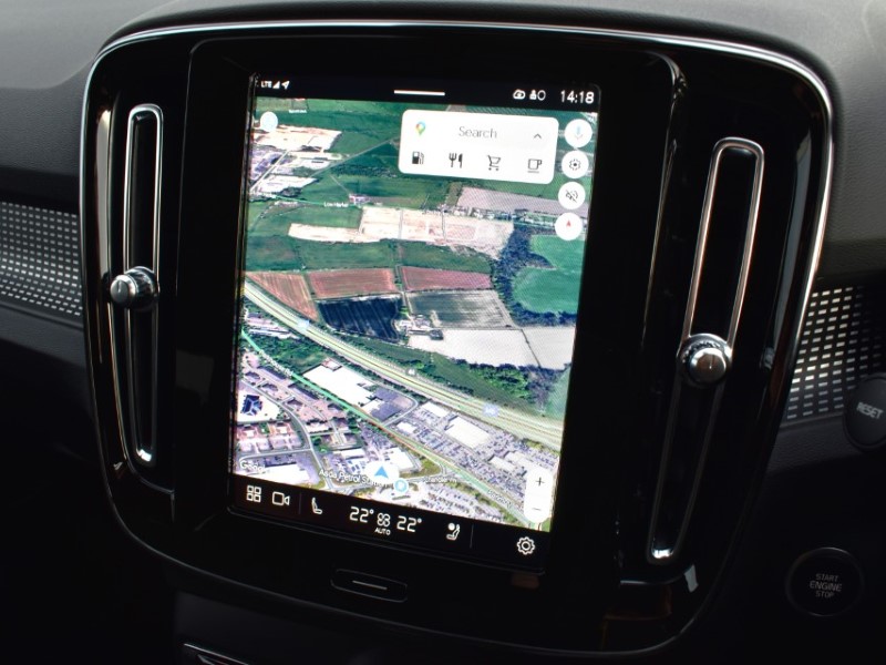 2024 (74) VOLVO XC40 2.0 B3P Plus Dark 5dr Auto 4969468