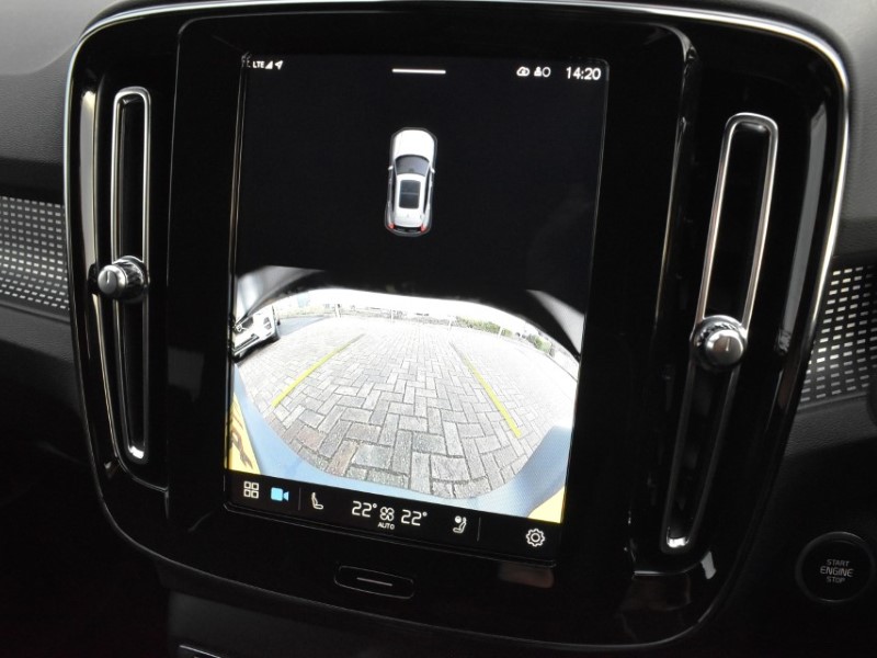 2024 (74) VOLVO XC40 2.0 B3P Plus Dark 5dr Auto 4969476